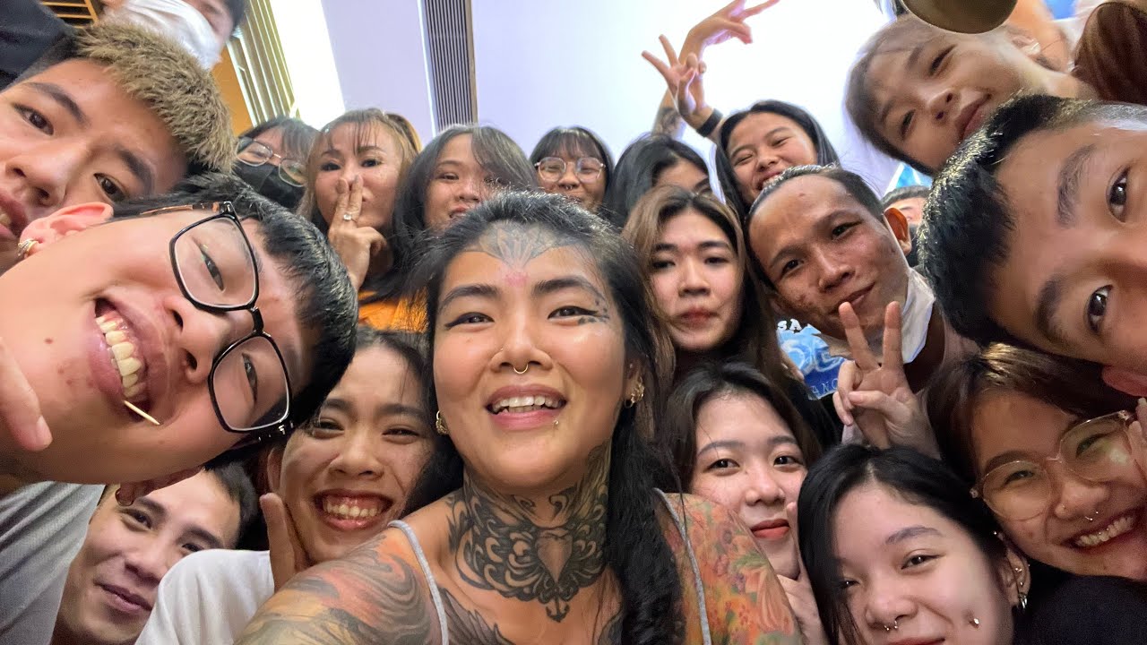 Khi lớp học xăm đi họp lớp 😁 #vietladytattoo