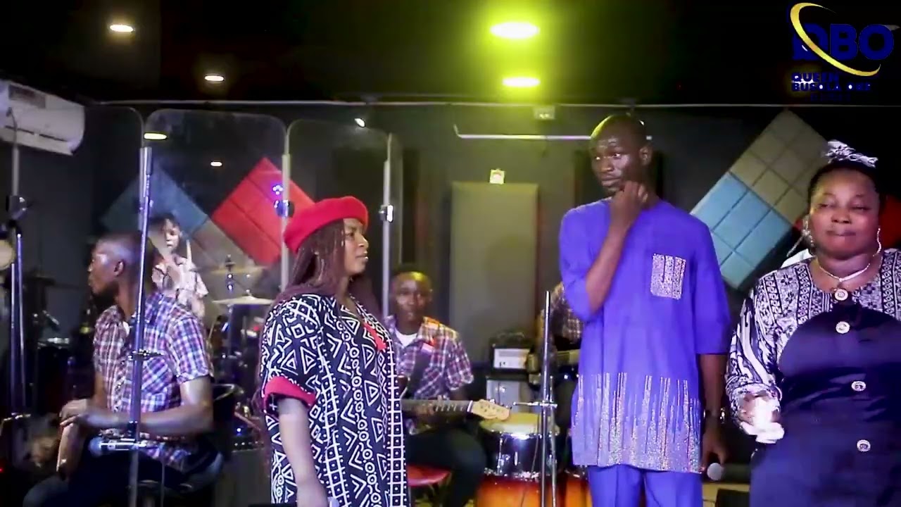 Busola Oke, Apekeola and Skido Maleka live performance