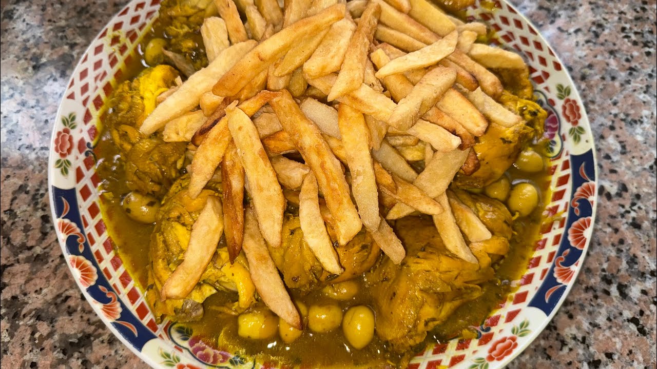 الدجاج مدغمر بالزيتون والفريت كيجي لذيذ مع جميع الأسرار  pollo con olive e palatine fritte
