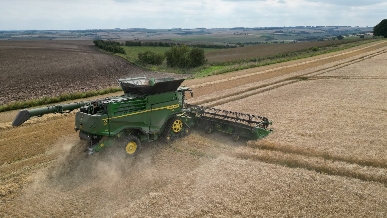 John Deere X9 1100  On The Yorkshire Wolds