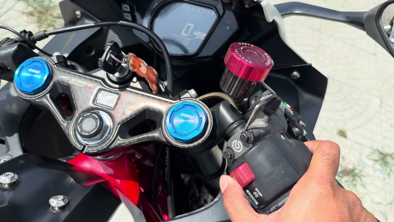CBR250 ABS phiên bản đặt biệt kabuki giá chỉ mấy chục triệu 