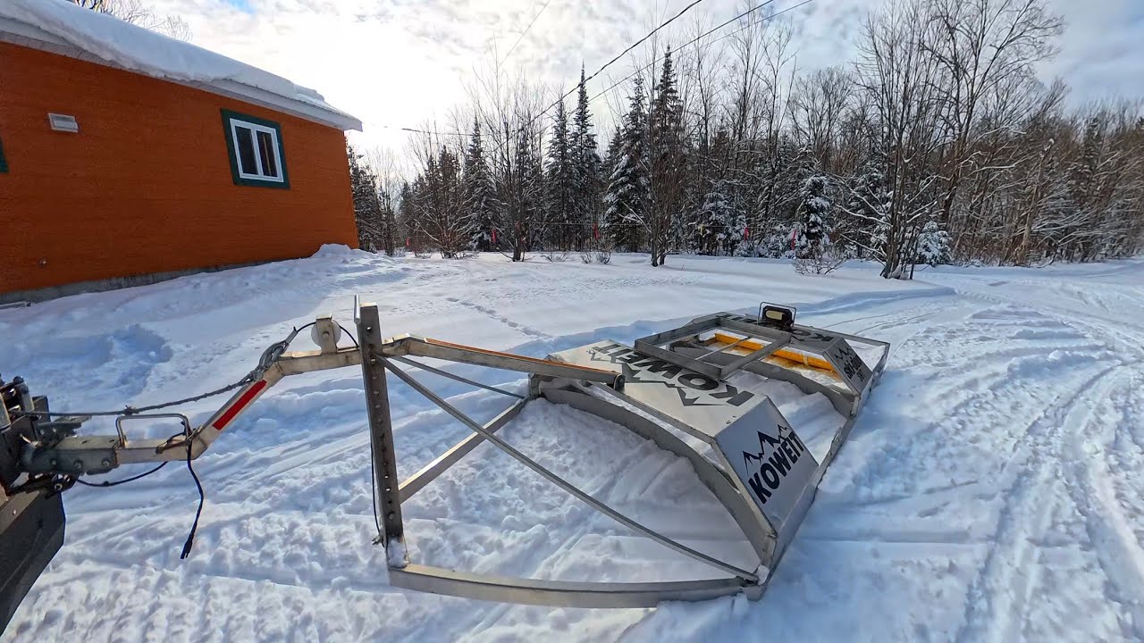 Surfaçage du sentier du Koweit (Saint-Raymond) / snowmobile grooming in Quebec