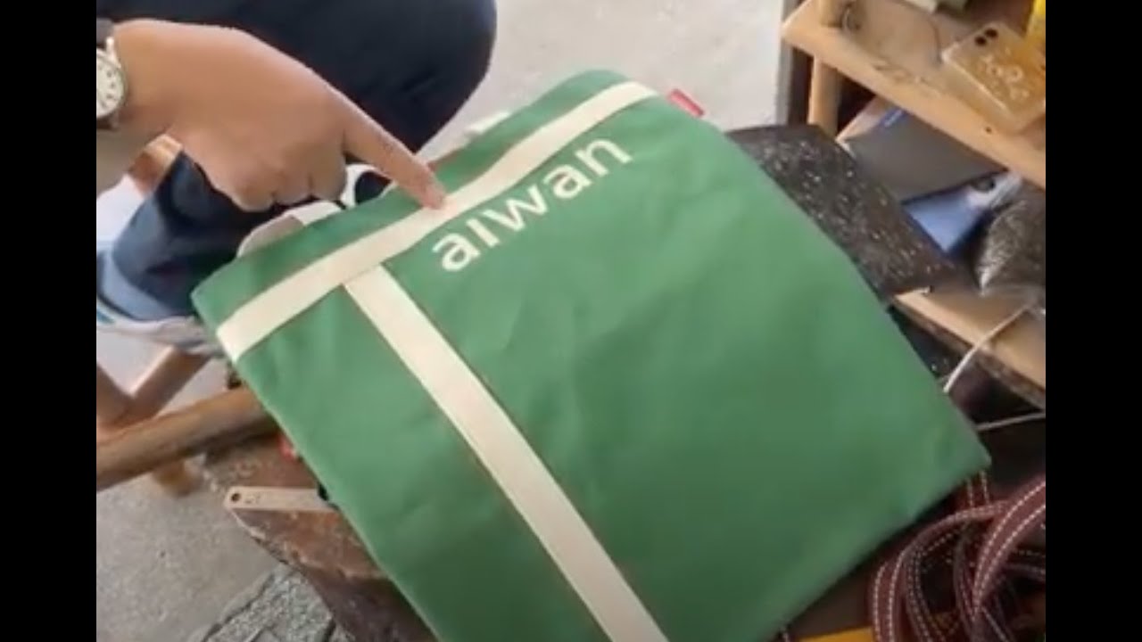 啊哈，Taiwan in的帆布包真的有人做出來了，現在是連出貨都來不及，幸好搶了兩個回來！