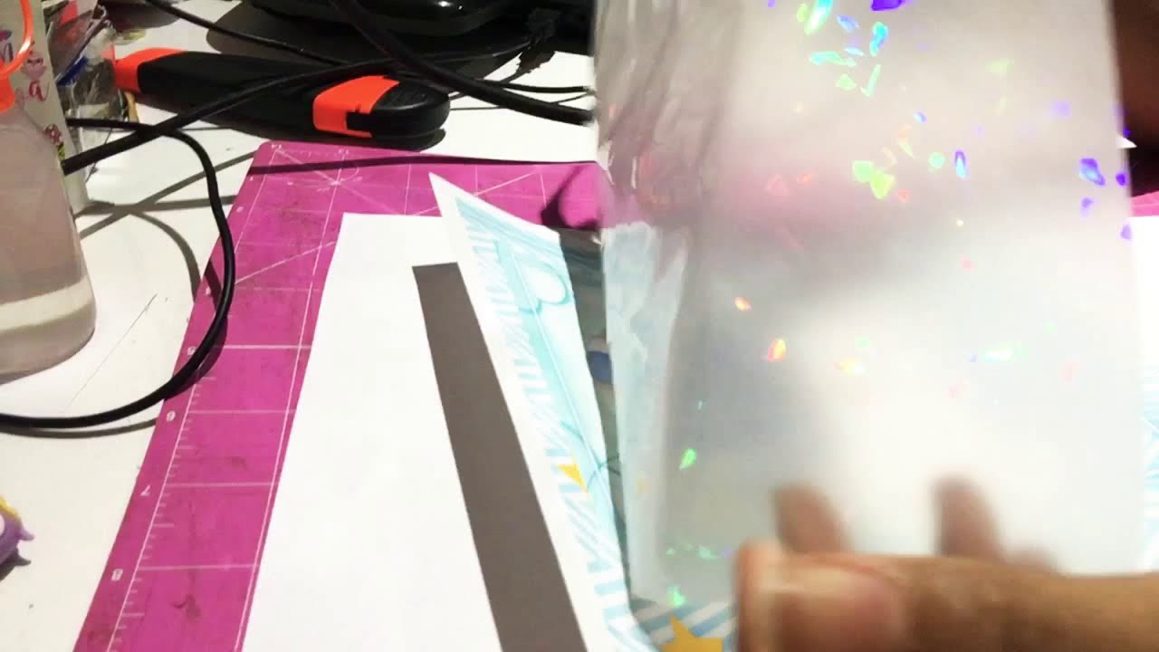 Laminação com bopp holográfico com ferro de passar roupa