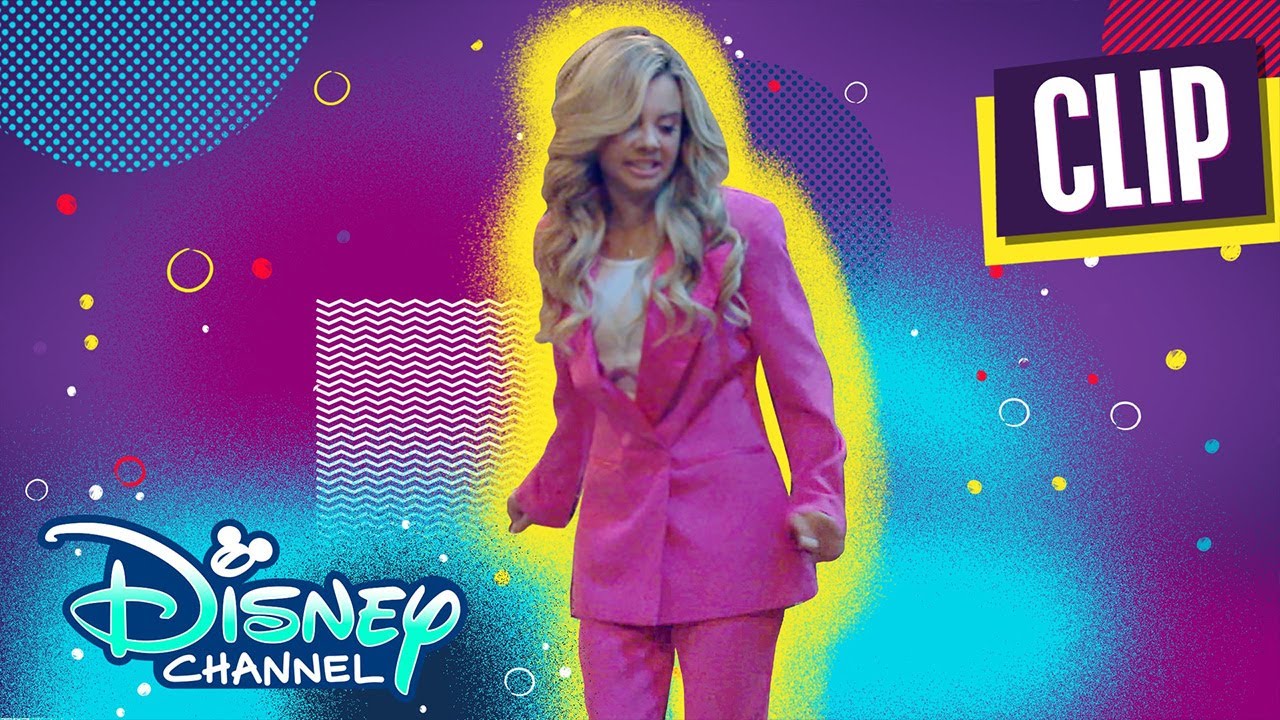 Destiny Sees a Creepy Clown 🤡| BUNK'D | @disneychannelanimation