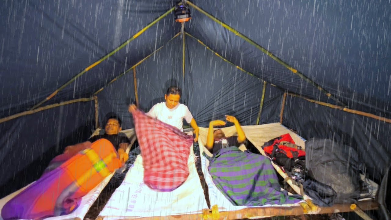 diguyur hujan deras  semalaman, fhishig bermalam di cabin pinggir sungai, relaxing rain sound