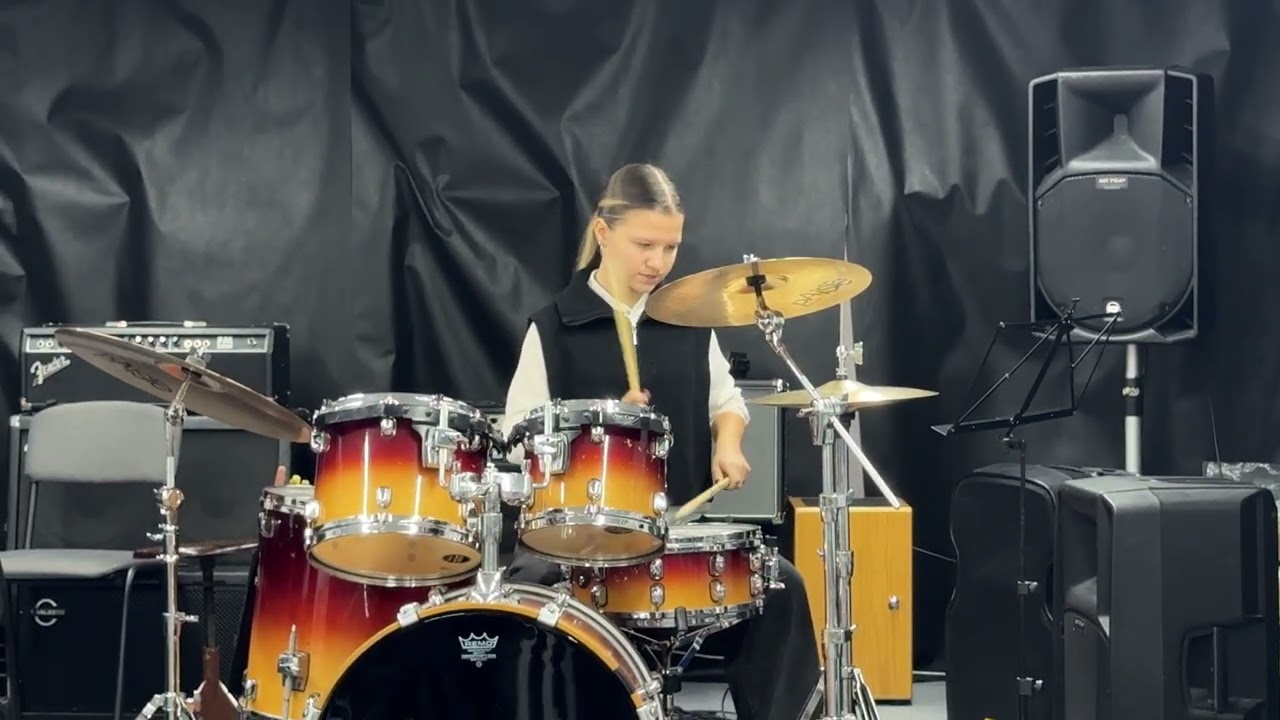 Eminem - Love The Way You Lie ft. Rihanna Drum cover Гладкохата Євгенія ДМШ№1 Полтава