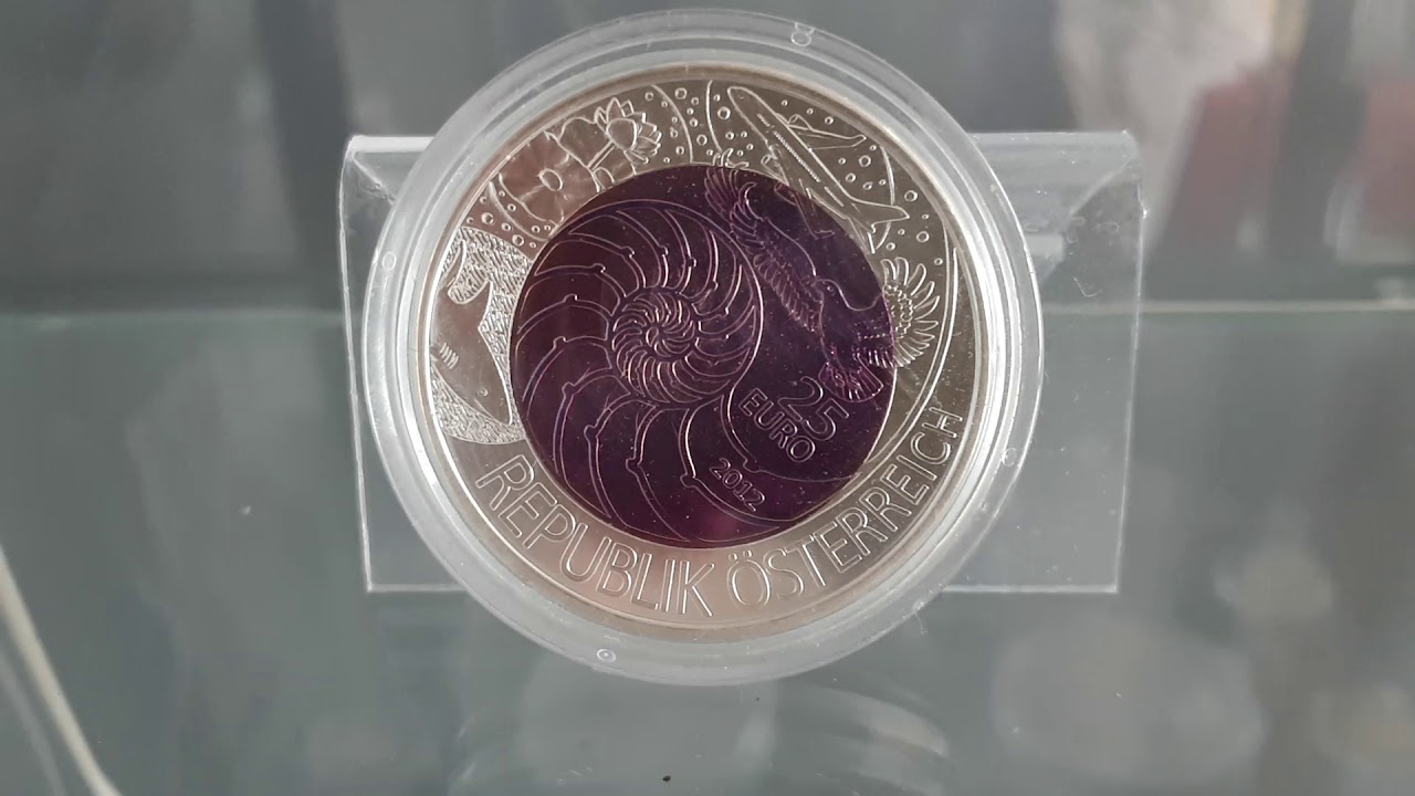 ma vitrine, un vrai tr&eacute;sor, monnaies en or et argent, en dollar, euro, en belle &eacute;preuve, antique...