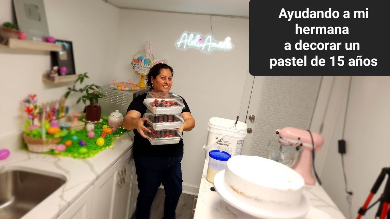 Decorando un pastel de 15 años Creo Quedara Bonito 😊