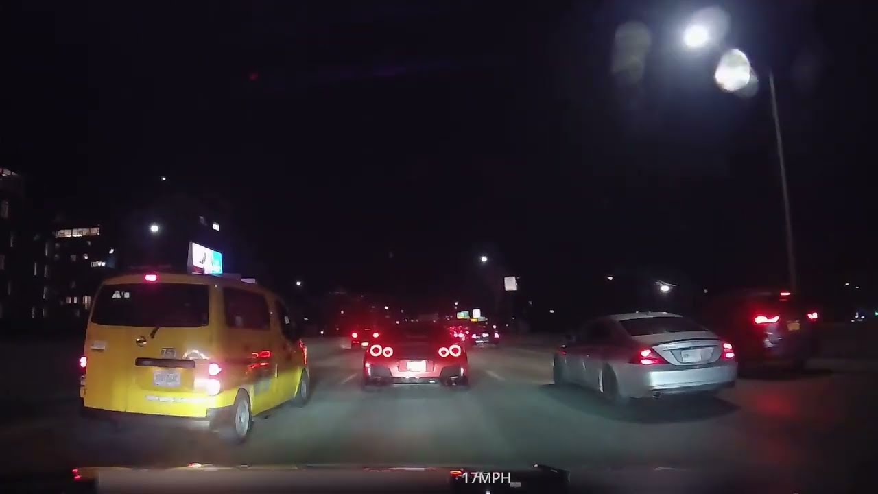 Insanely Loud Nissan GTR Shooting Flames