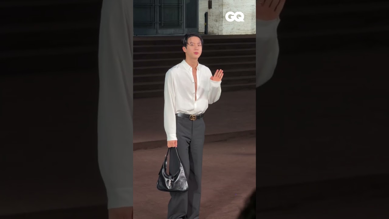 BTS Jin is turning heads at the Gucci Spring/Summer 2026 show at Milan Fashion Week ✨