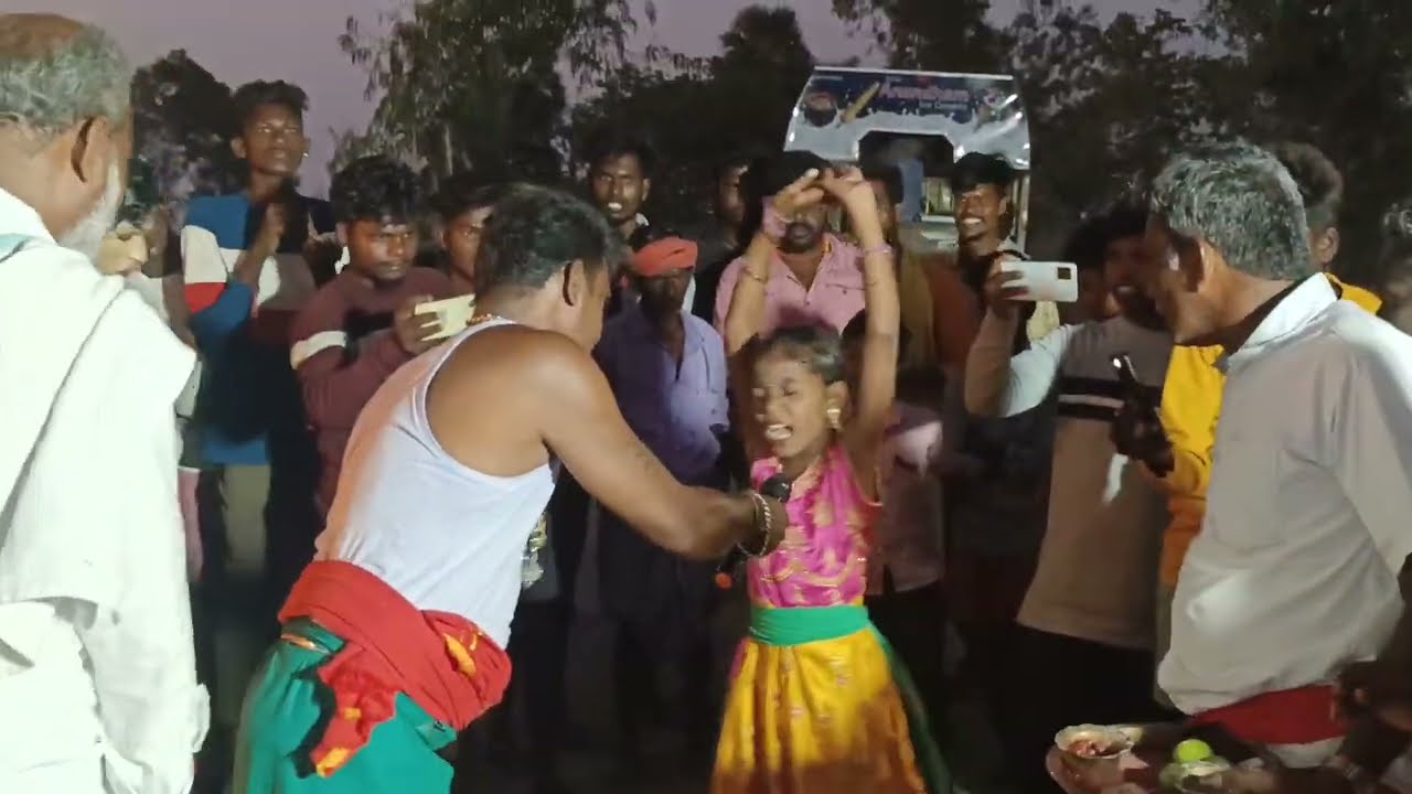 8 வயது சிறுமி மீது காளி இறங்கி ஆடிய அற்புத காட்சி  அங்காளம்மன் அழைப்பு | பம்பைசெந்தில்பூசாரிப்பாட்டு