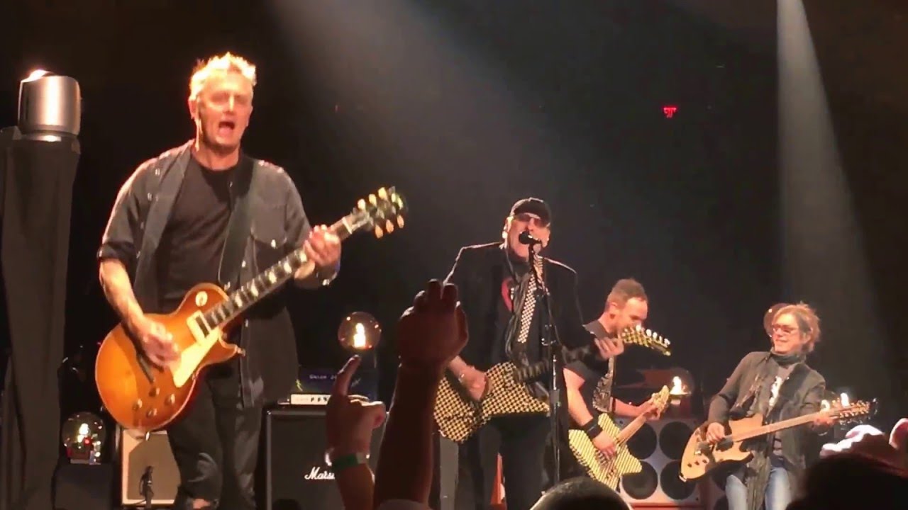Surrender (Cheap Trick Cover) - Pearl Jam at MSG 5/2/16 with Rick Nielsen of Cheap Trick
