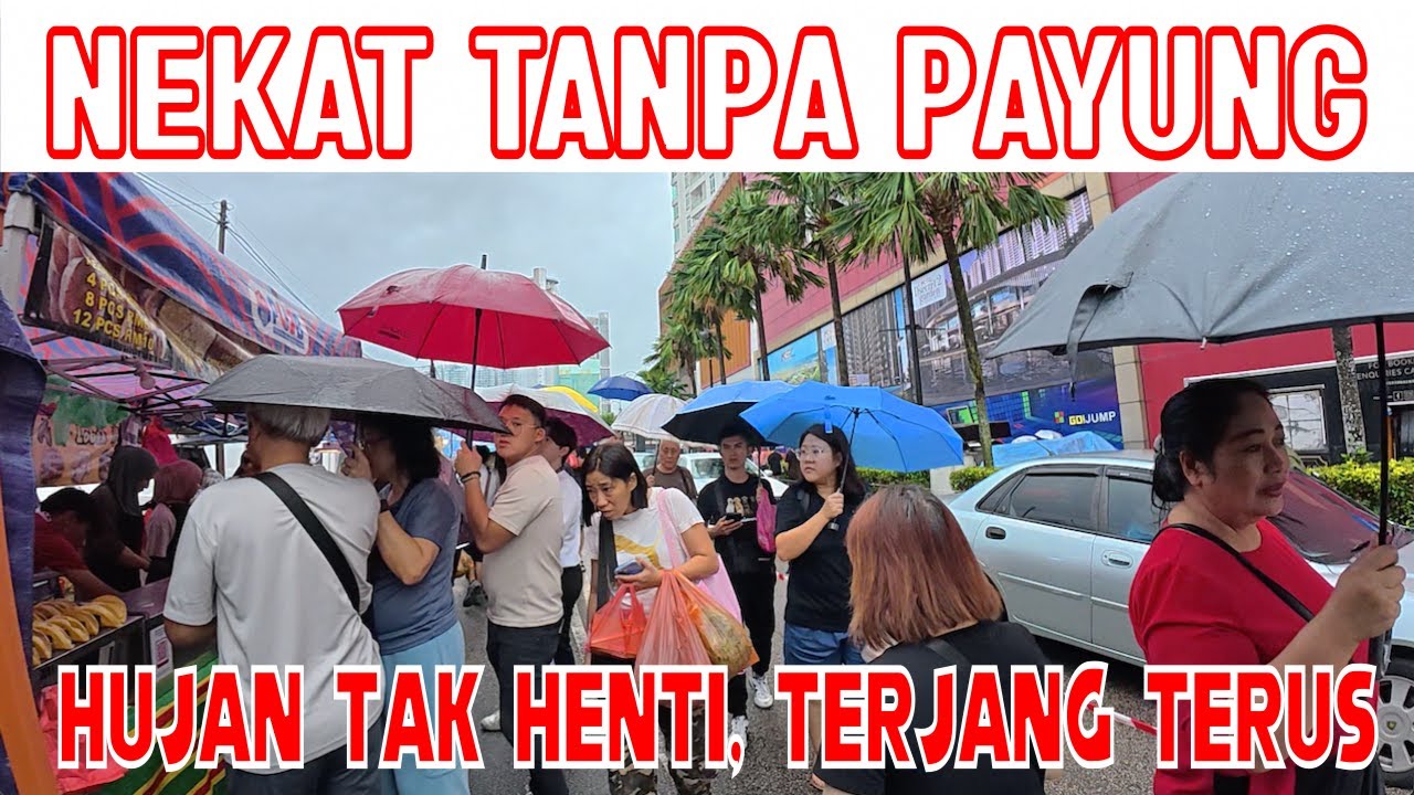 Depan mall macet parah, hujan non stop nekat jalan jalan tanpa payung