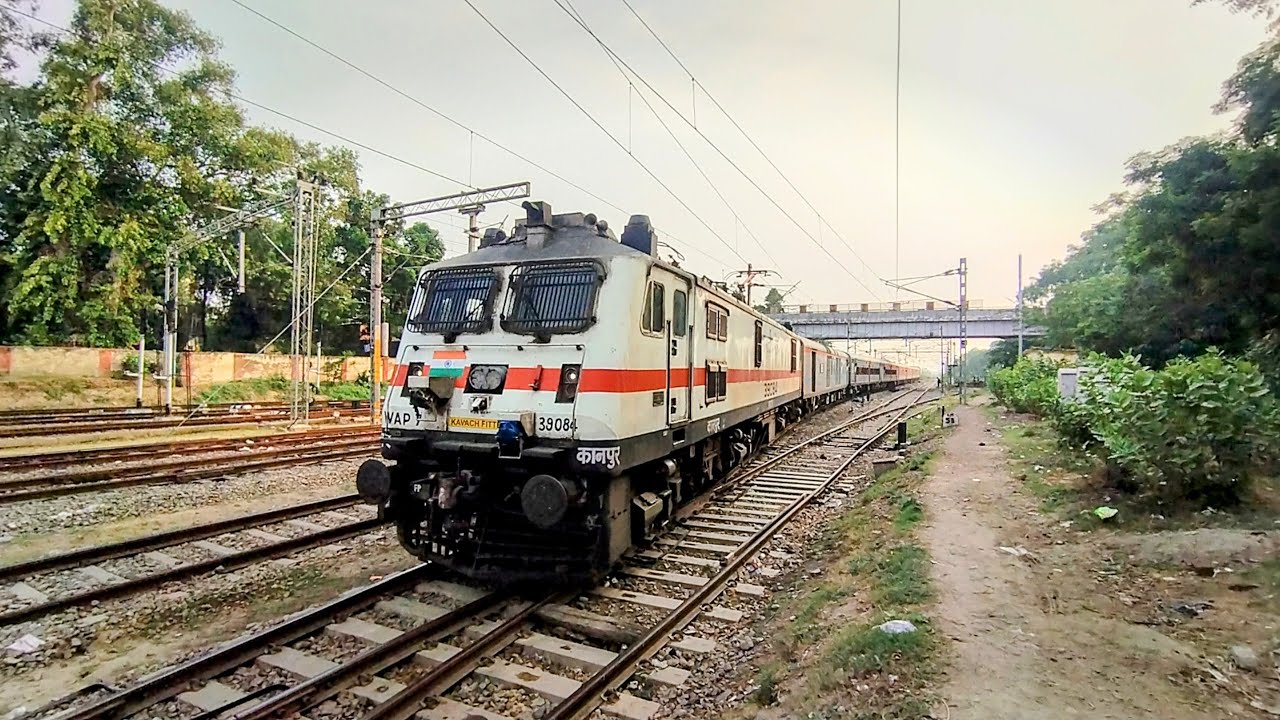 13307 Ganga Satluj Express || 22418 Varanasi Mahamana Express feel real track sound.......