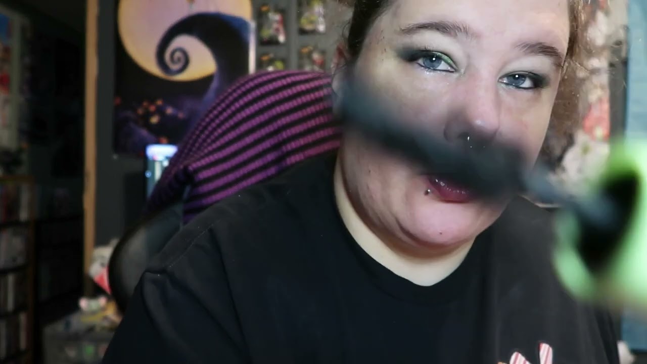 No Talking ASMR Doing Your Make Up With Tapping and Lid Sounds