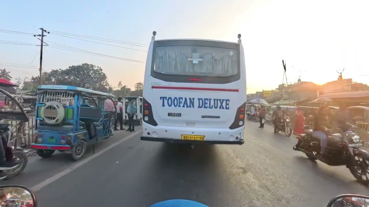 Heavy Traffic Crowd at Signal 🚦 control by police| Public Stuck on Road