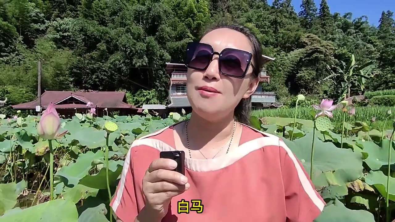 西安夫妇环中国之旅来到广西三江，沿途的少数民族侗寨太美了，在路边分享程阳八寨