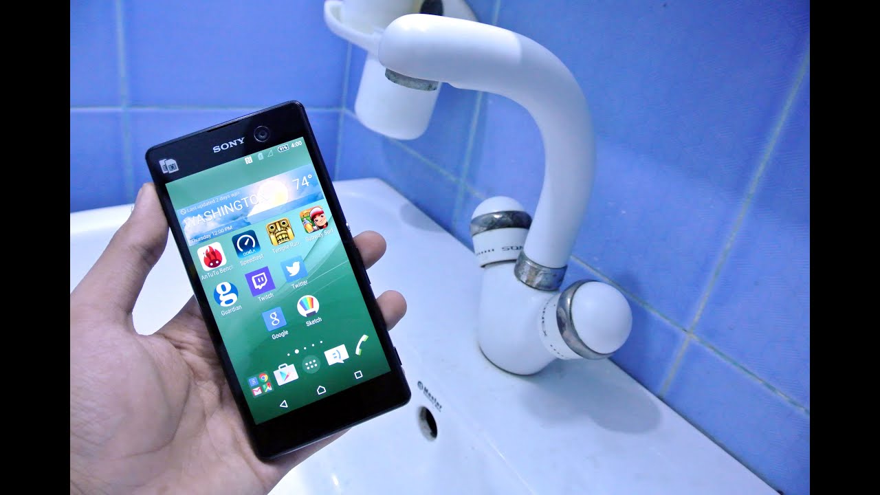 Sony Xperia M5 - Water Test HD