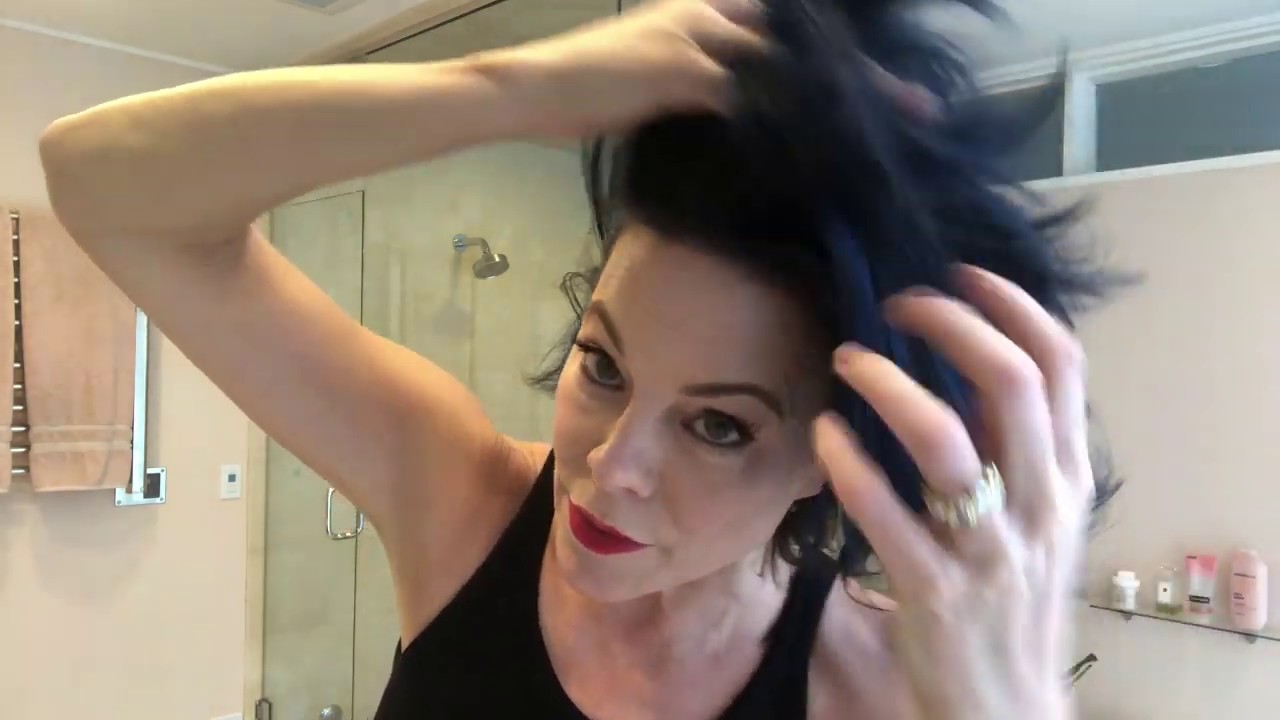 Blue Hair Freshen Up