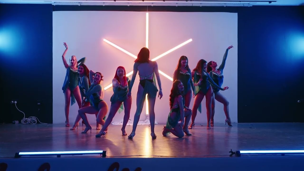 Sus Huellas - Romeo Santos | Bailemos Dance School | @AphroditeBachataExperience