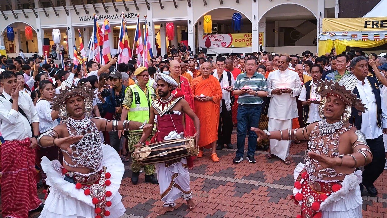 Wesak Day 2024 float procession in Kuala Lumpur (Part 1) - 卫塞节花车大游行