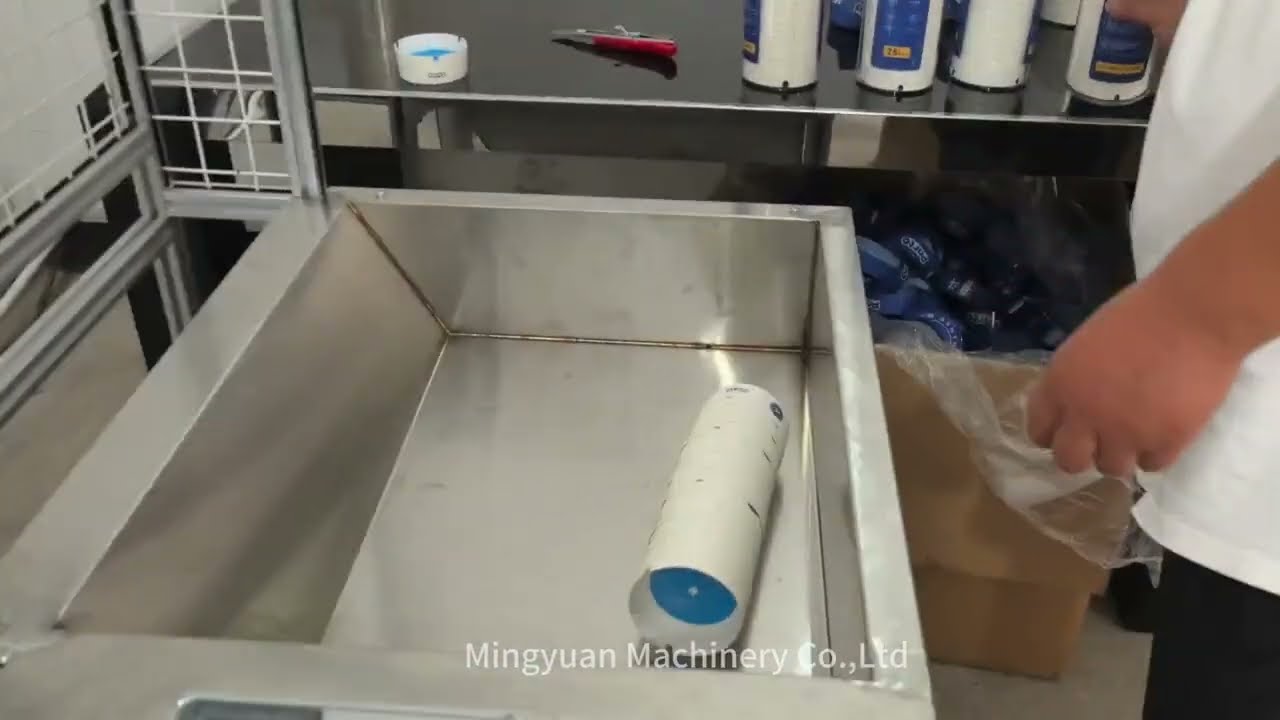 The first batch of customers have already received disposable ashtray machines.