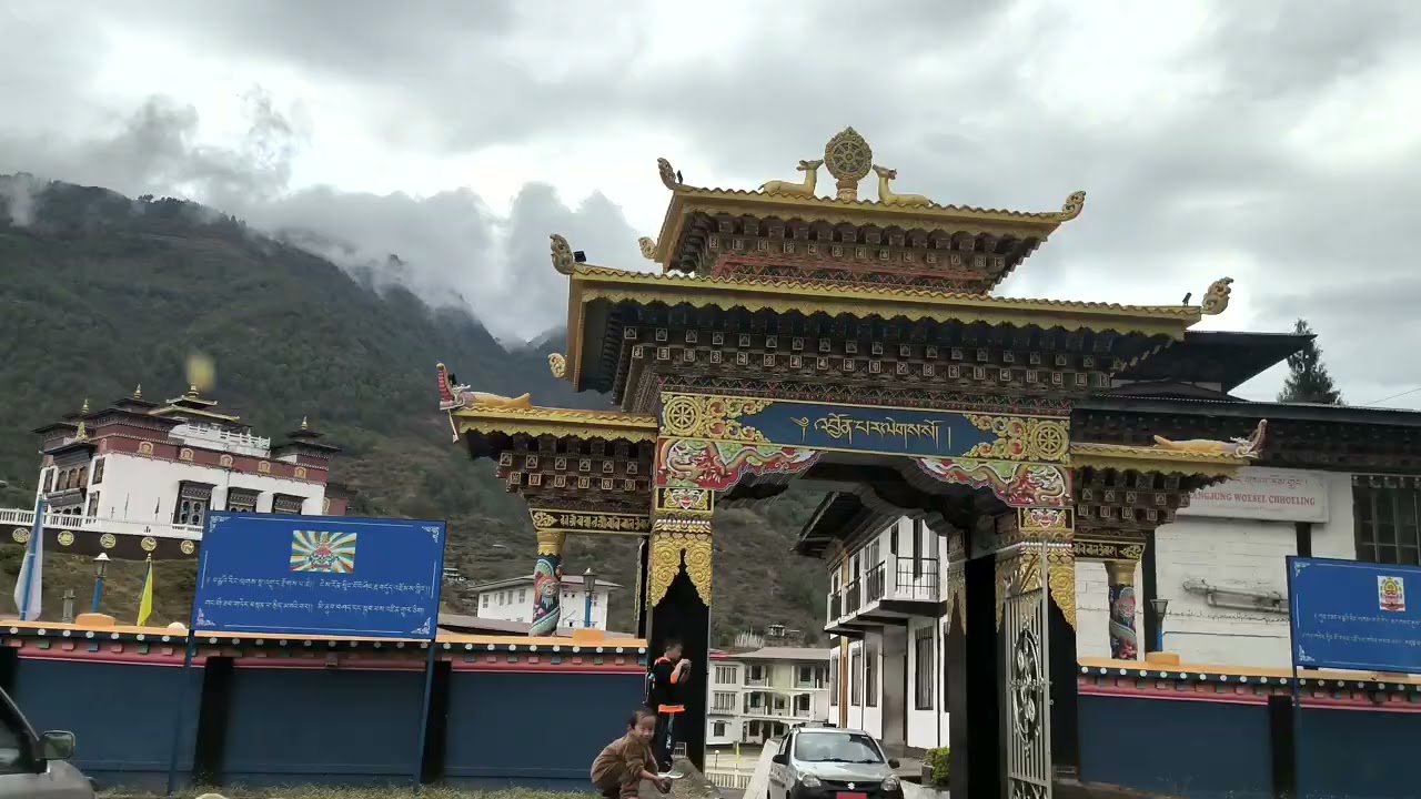 view of Rangjung woesel Chhoeling Monastery