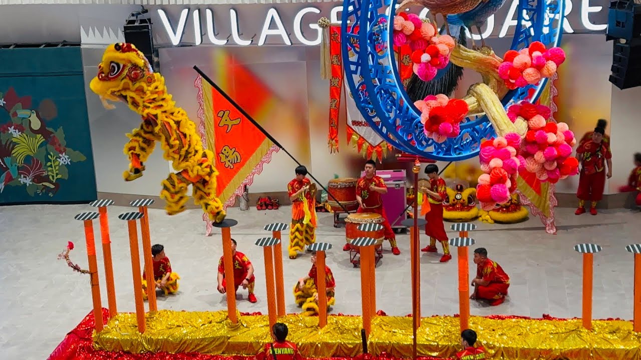 Acrobatic High Pole Lion Dance @ Waterway Point  - Singapore Chinese New Year 2025 | Wenyang Troupe