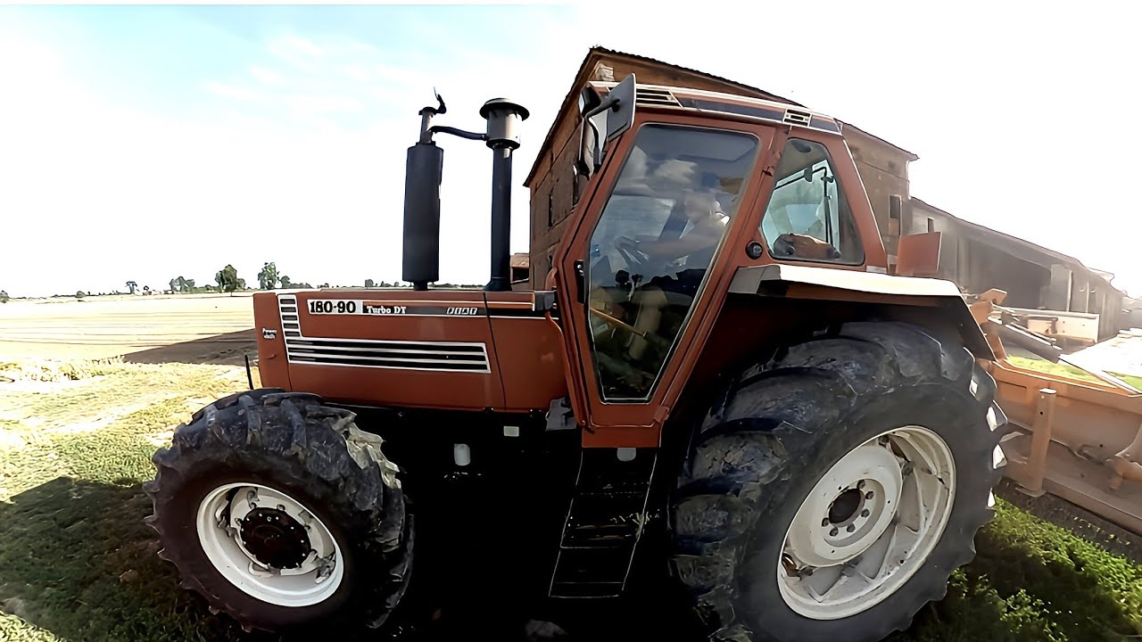 #Lavori agricoli #Tractor New Holland  e Fiat Turbo 180-90 #agri #Campagna #cremonese #italytravel