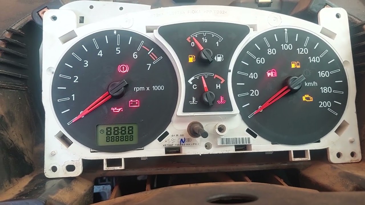painel ford fiesta aferindo os ponteiros