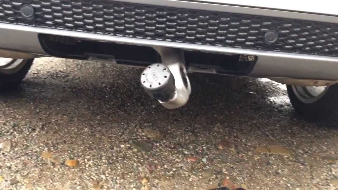 Audi Q5 2008 hidden swivel tow bar system