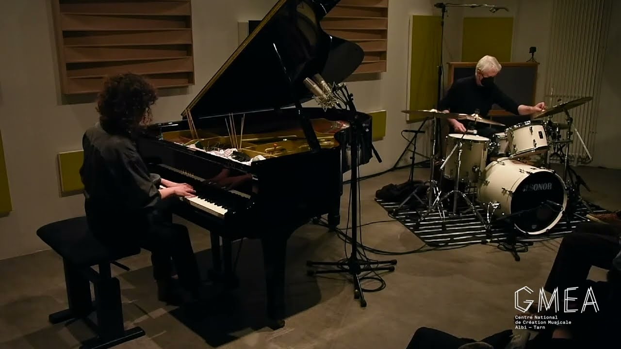 IN A LANDSCAPE - SPILL (Magda Mayas & Tony Buck)
