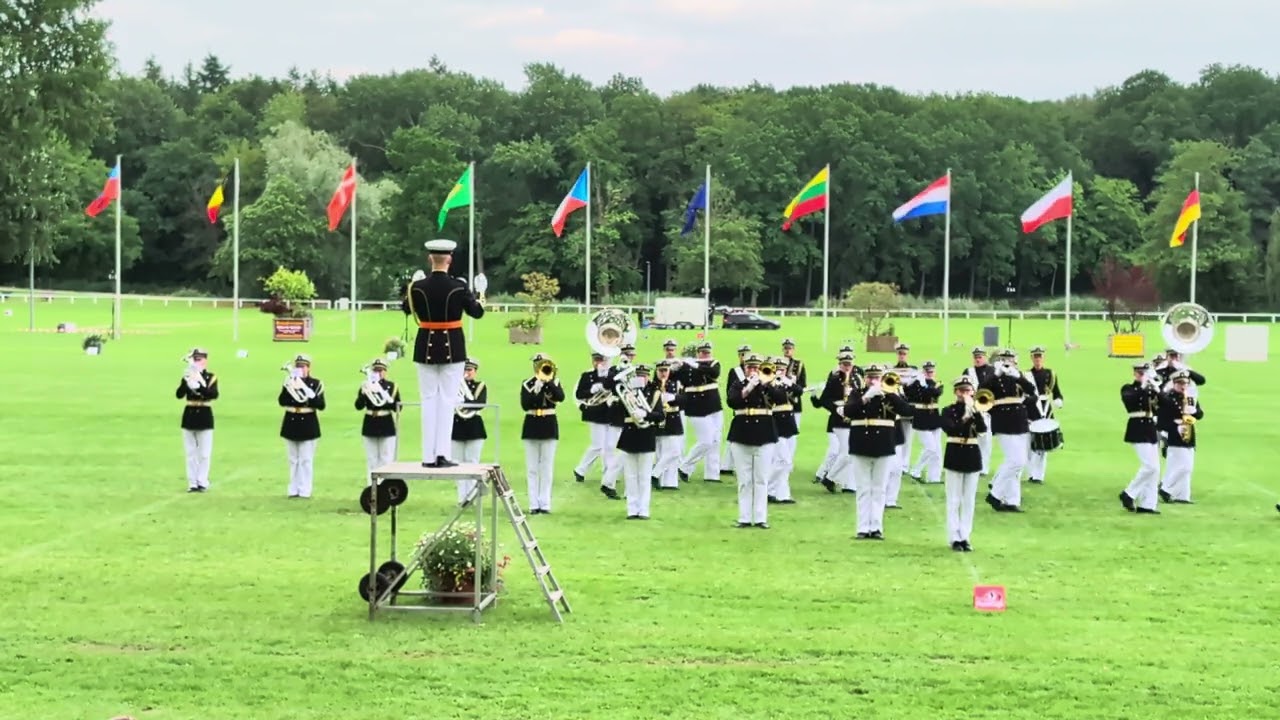 S&D Oranje IJsselmuiden tijdens de Rasteder musiktage in Duitsland.
