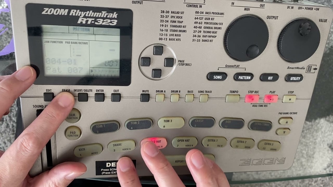 リズムマシンで遊ぼう！ZOOM RT-323の使い方