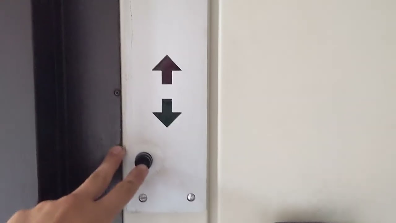 HIDRAULIKUS GANZ-SCHINDLER FELVONÓ egy társasházban!