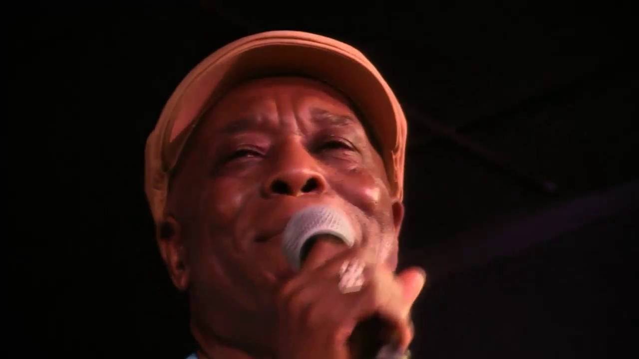 Jimmy Hall, Quinn Sullivan, Carmen Vandenberg ft Buddy Guy - Ain't Nothing You Can Do