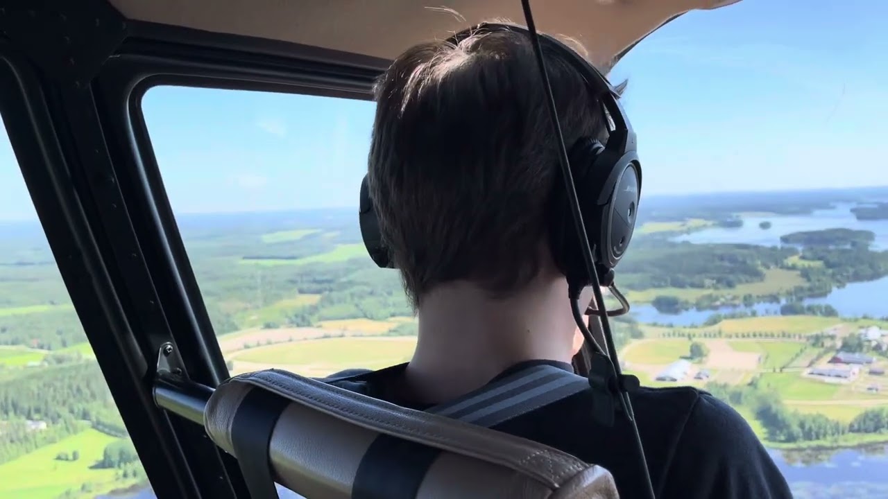 Helikopterin kyydissä Kiuruveden yllä