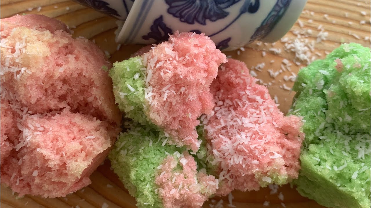 Kwee (kue) Mangkok Blindo is Cooking!