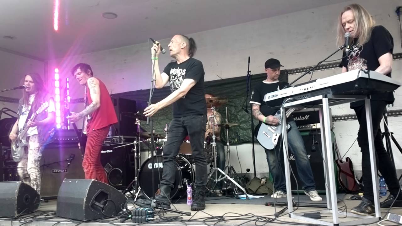 Varietee 83 feat. Jussi Hakulinen – Yhden illan varietee – 17.6.2016 Puutori, Turku