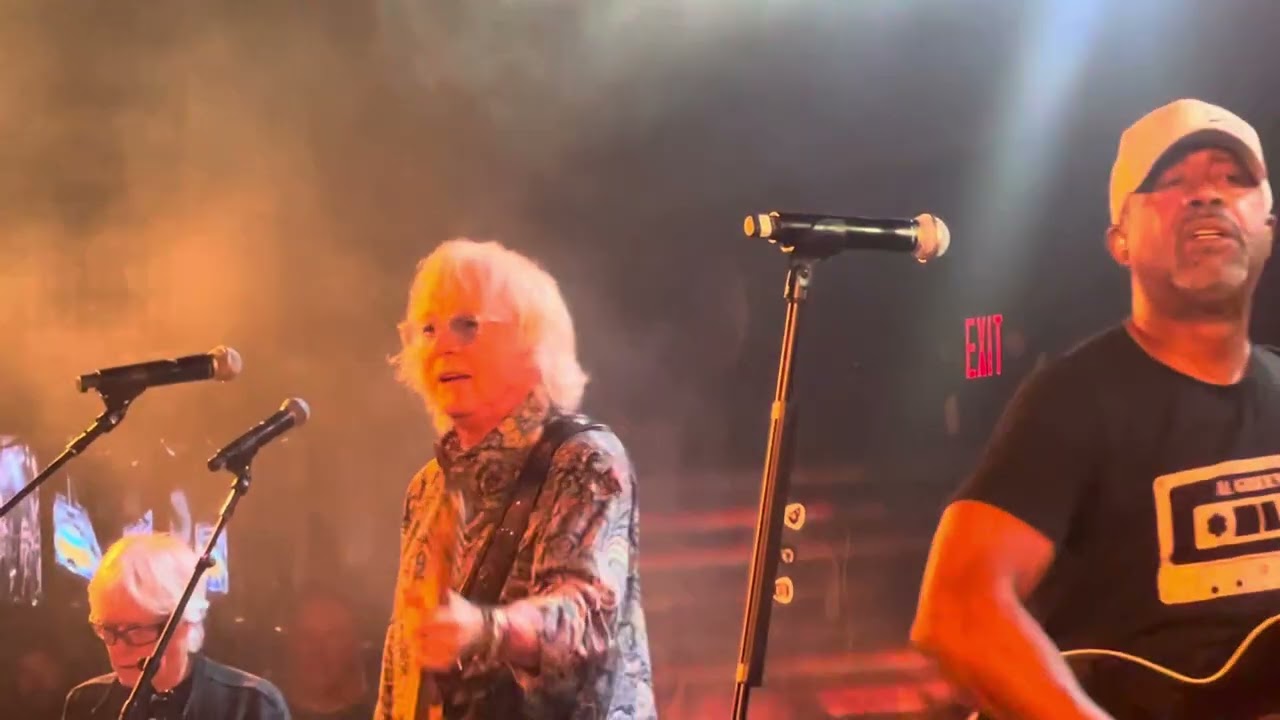 Don’t Go Back to Rockville, Stone Pony, Asbury Park, 11/7/25 feat/Mike Mills from REM on vocals 