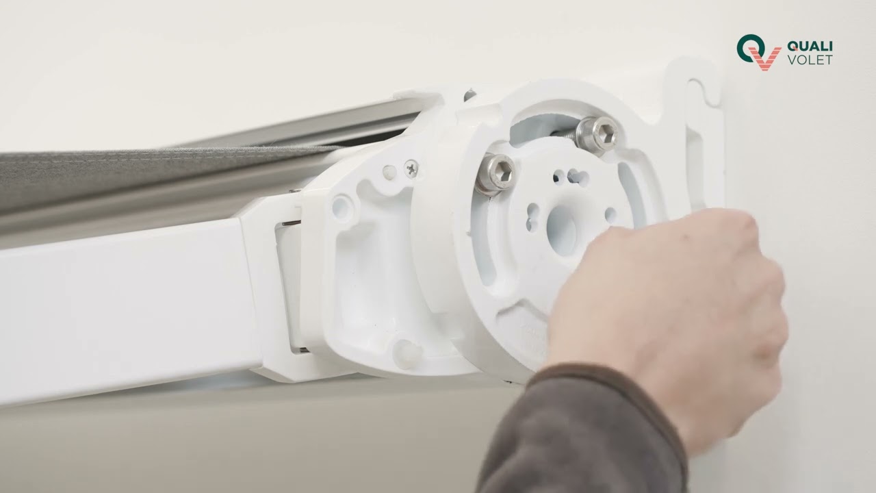 Comment mettre de niveau la barre de charge du Storbox400 ? Qualivolet