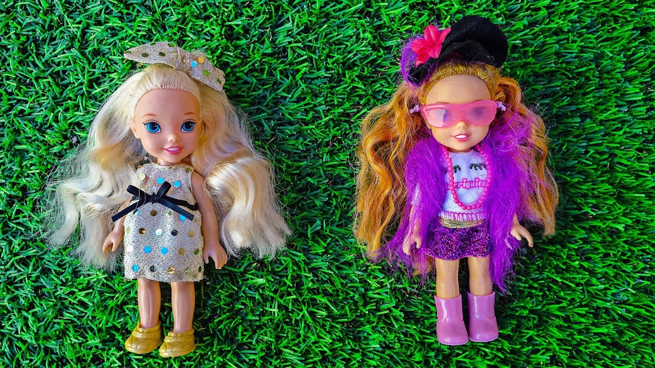 Elsa and Anna toddlers fashion and shops