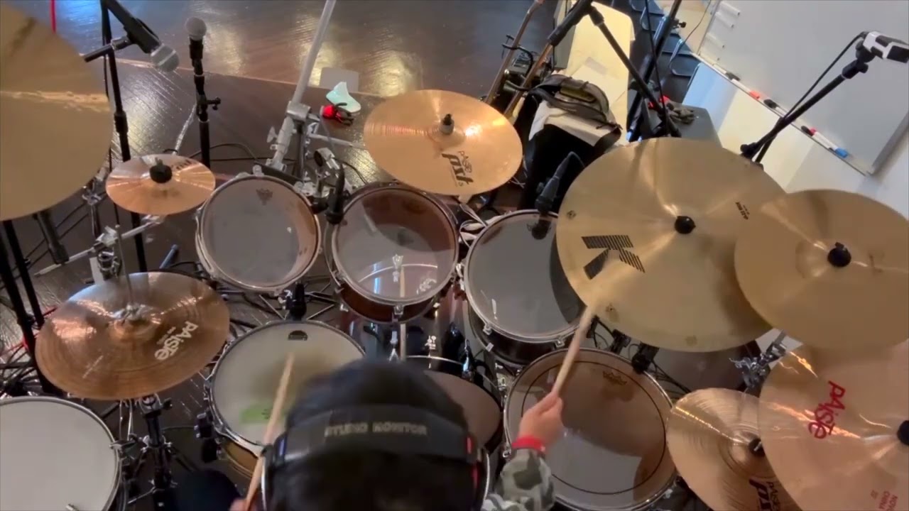 Yellow Bass Studio Live