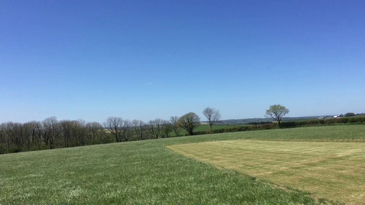 Ka6 glider - perfect landing.