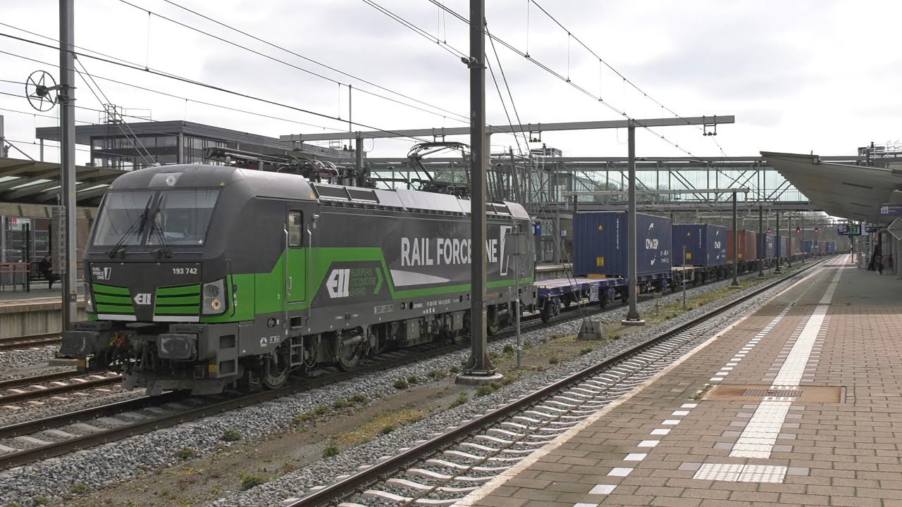 Treinen op station Boxtel | 15 april 2022