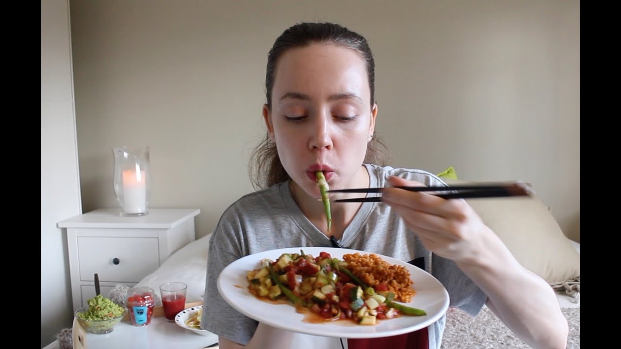 ASMR Whisper Eating Sounds | Vegetable Wok, Guacamole & Potato Chips