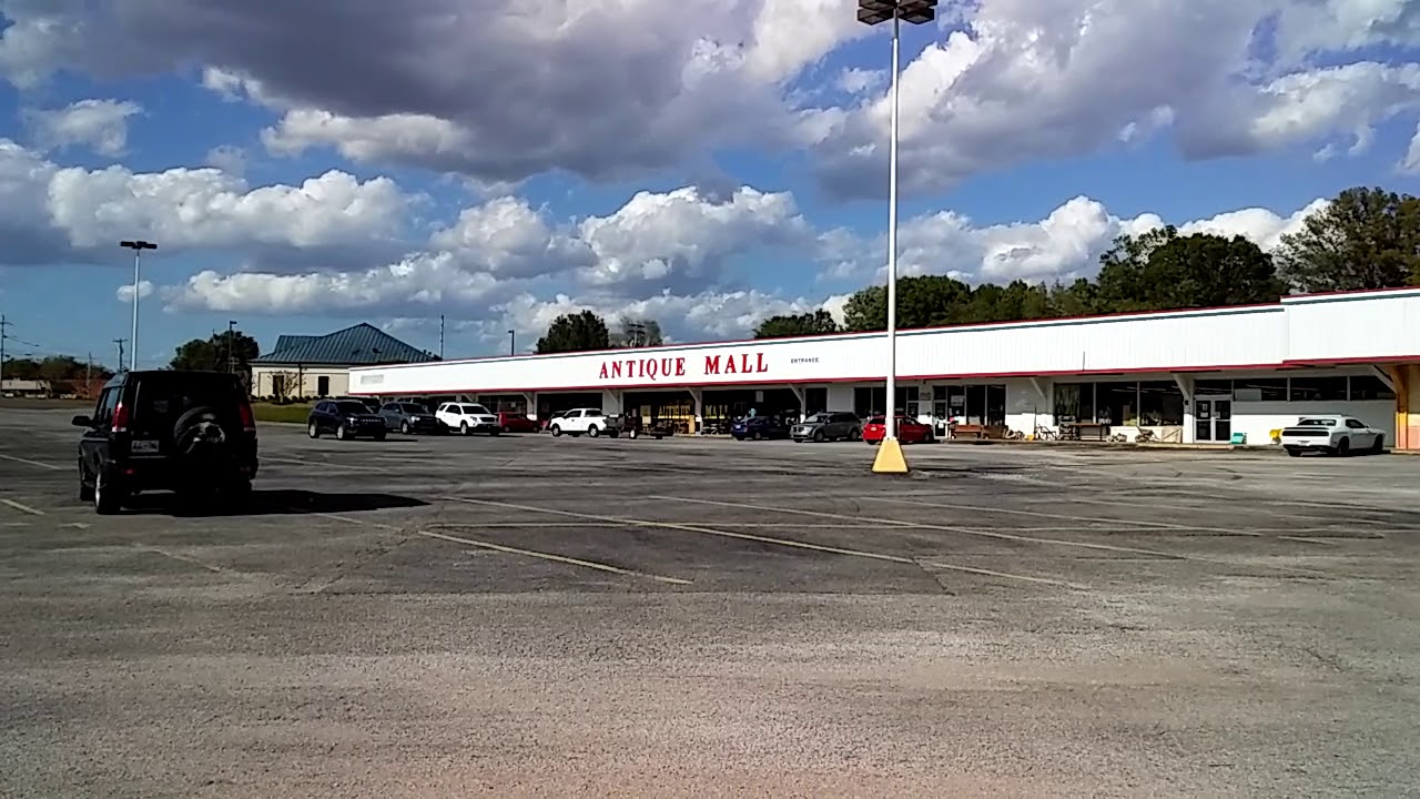 Huge Antique Mall - McKenzie TN