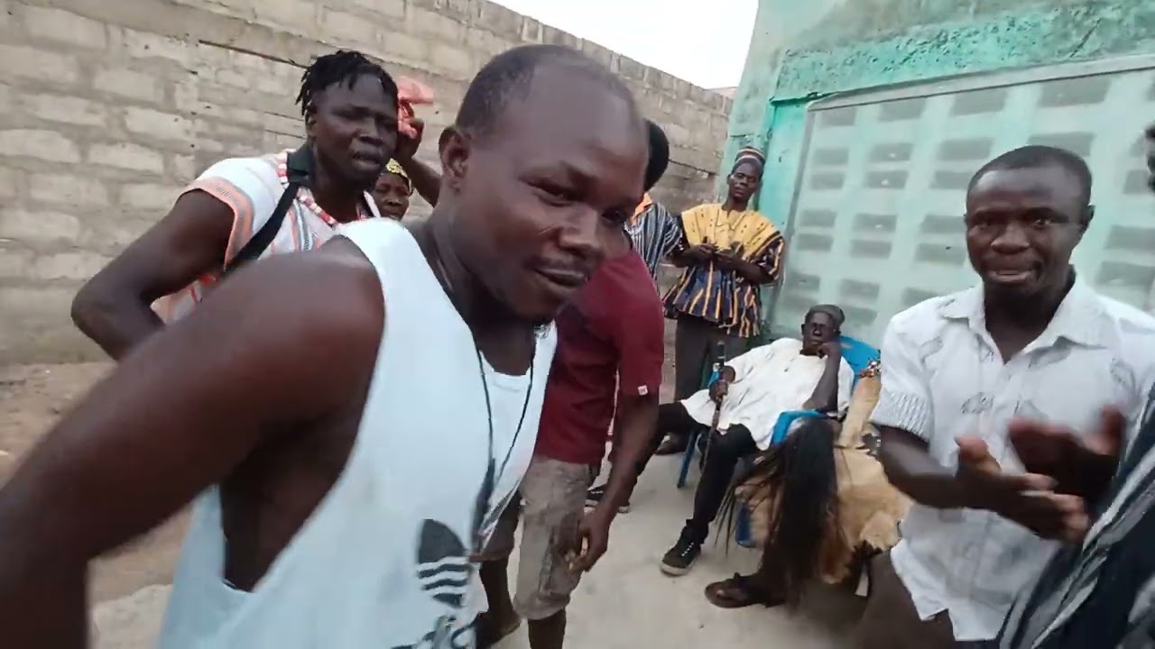 Sampson Ayare at the palace of the Tindaana of Tongo-Balungu. Fantastic vibes.