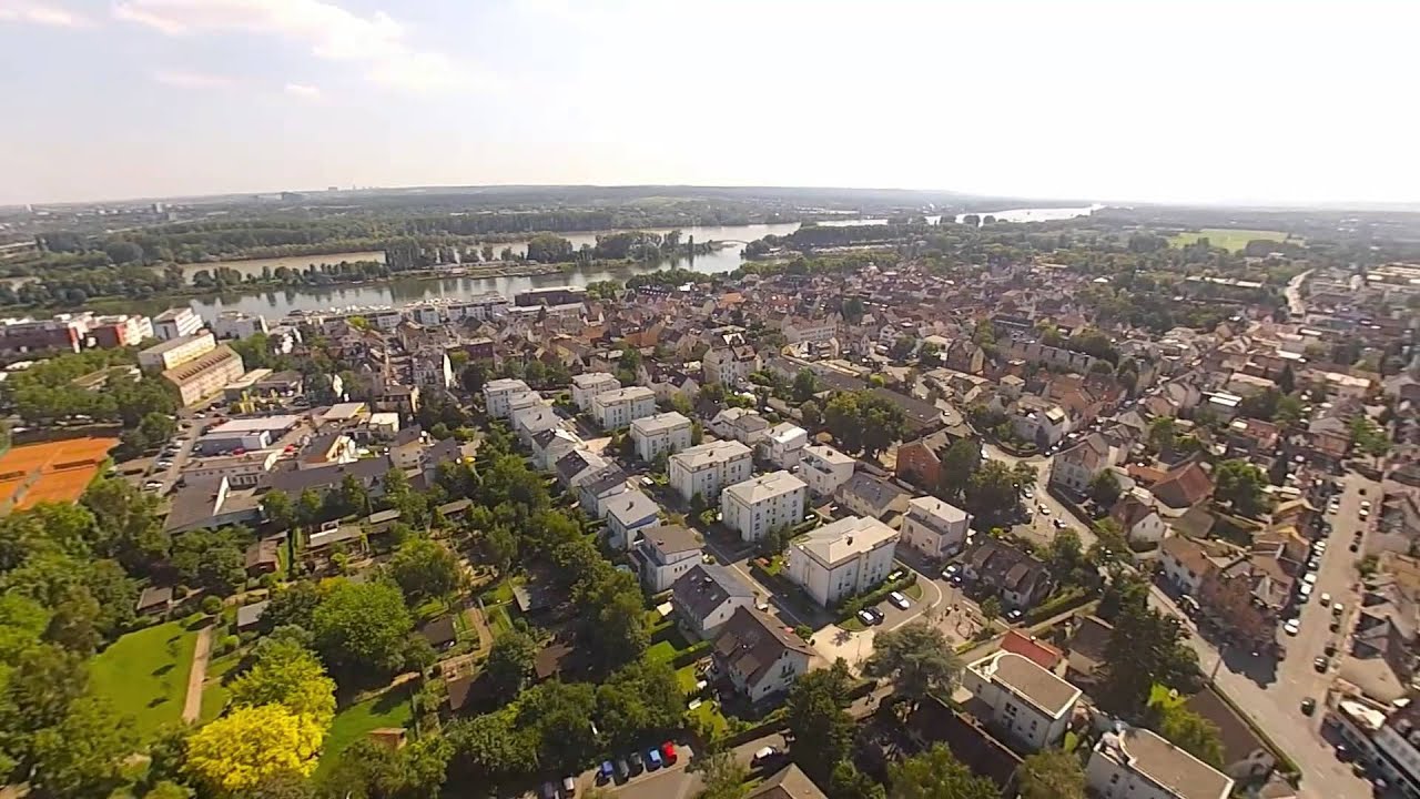 High above Wiesbaden (Schierstein)